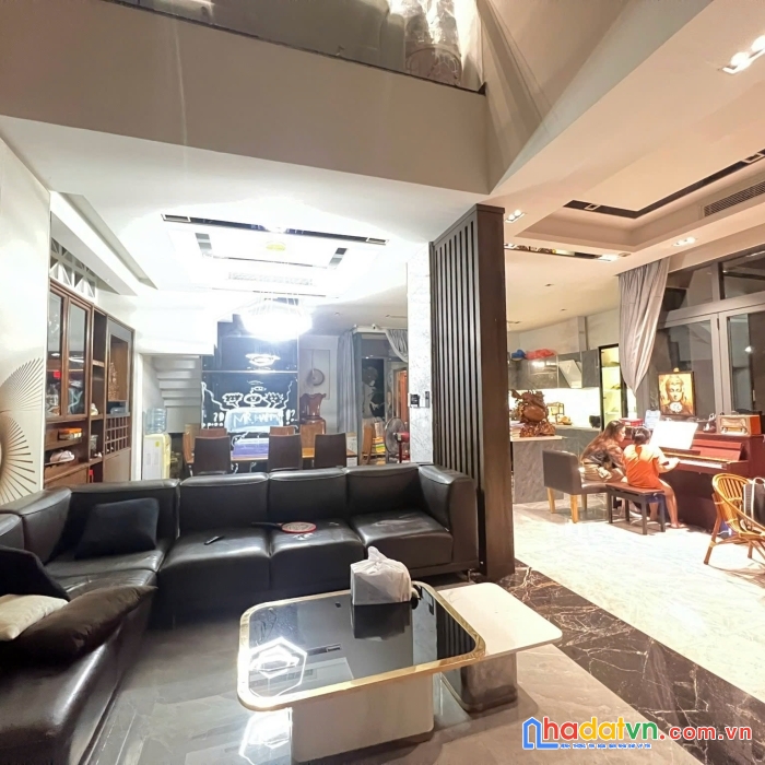 Địa chỉ nhà: 57f tú xương, phường võ thị sáu, quận 3. 
