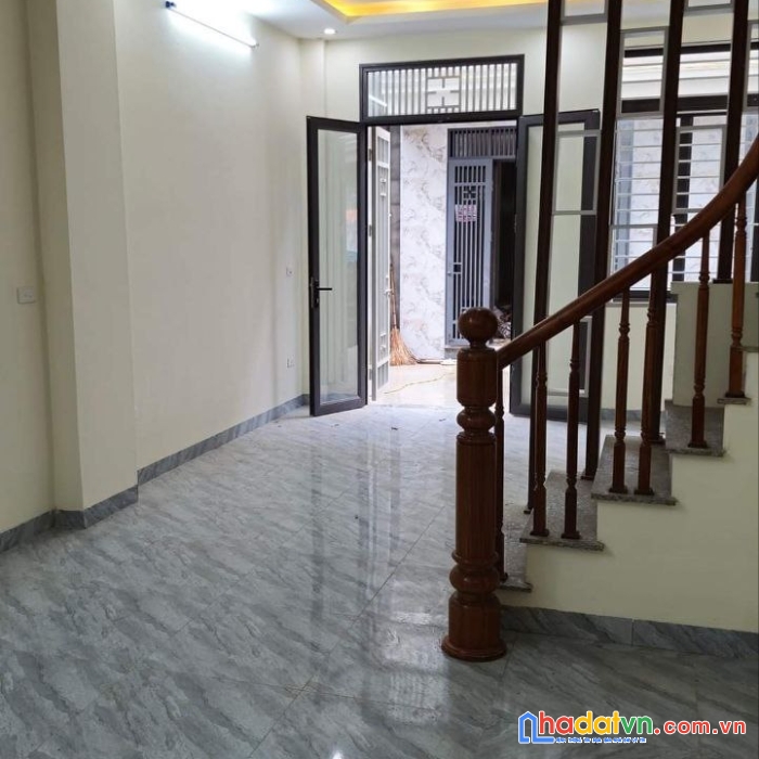 Nhà lô góc 43m2x3t, 2.91t, oto đỗ cửa, full tiện tích.
