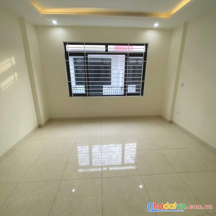 Nhà lô góc 43m2x3t, 2.91t, oto đỗ cửa, full tiện tích.