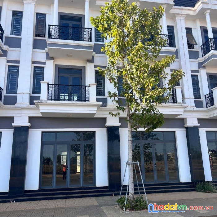 Nhà shophouse mặt tiền dt 769 sân bay long thành