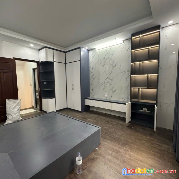 Bán căn nhà 31m2x4t, 3.35tỷ, 2 bước chân ra chợ đông la