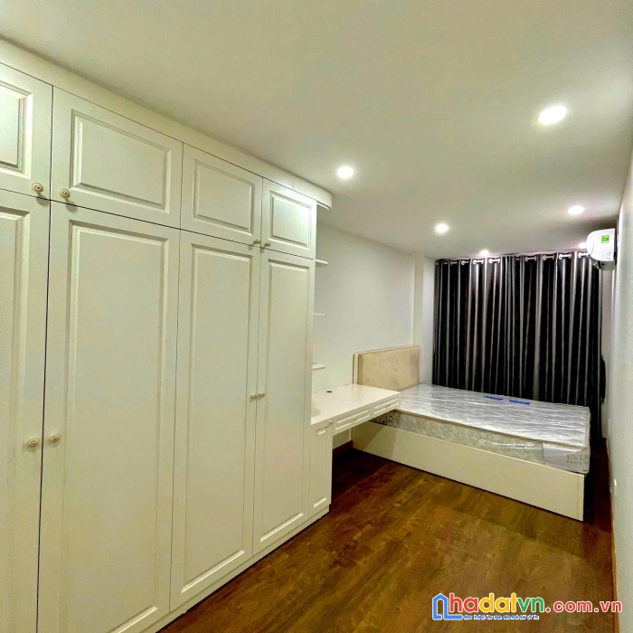 Bán nhà hót bồ đề long biên 50m2 6 tầng 12.8 tỷ