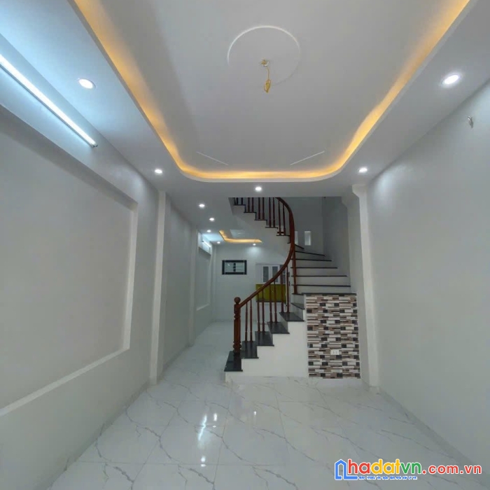 Bán nhà 50m2x3t 10 phút ra penika tố hữu.