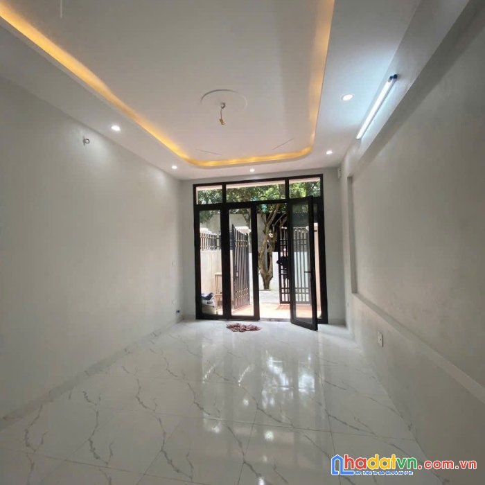 Bán nhà 50m2x3t 10 phút ra penika tố hữu.