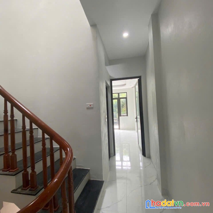 Bán nhà 50m2x3t 10 phút ra penika tố hữu.