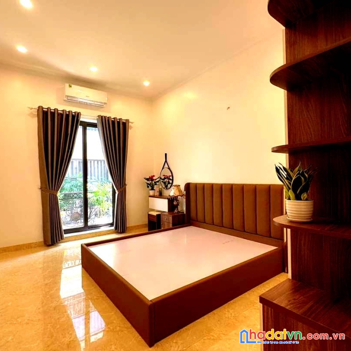 Bán nhà ngõ ô  tô bồ đề long biên 54m2 4 tầng 10.5 tỷ