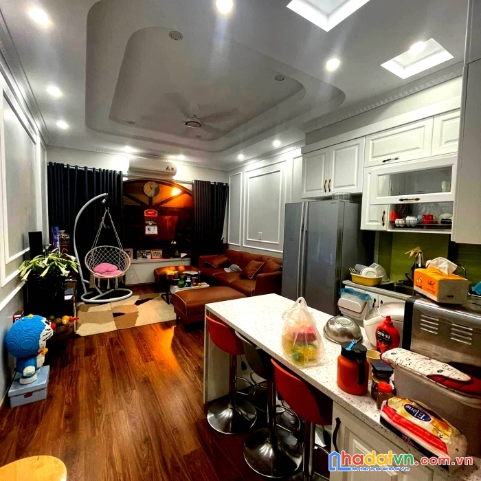 Hót  bán  nhà  thang  máy  nguyên căn ngọc  thuỵ long biên 40m2 7 tầng 10.5 tỷ