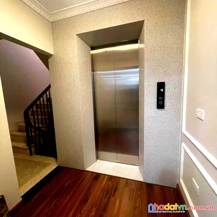 Hót  bán  nhà  thang  máy  nguyên căn ngọc  thuỵ long biên 40m2 7 tầng 10.5 tỷ