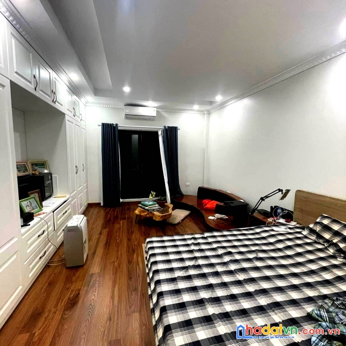 Hót  bán  nhà  thang  máy  nguyên căn ngọc  thuỵ long biên 40m2 7 tầng 10.5 tỷ