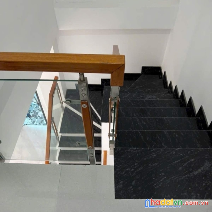Bán nhà hxh nguyễn thị tần gần chợ rạch ông q.8 - 70m2 - 2 tầng - giá 6.7 tỷ