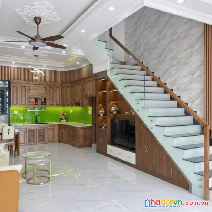 Cần bán gấp giảm 100tr giá chỉ còn hơn 5 tỷ, nhà 3 tầng mới xây nằm ngay linh xuân, thủ đức!