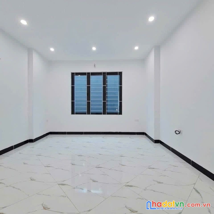 Bán nhà 50m2x3t, độ chàng, lô góc, ngõ thông oto đỗ cửa