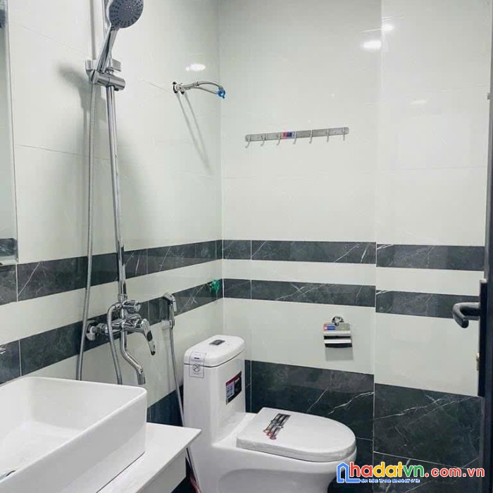 Bán nhà 50m2x3t, độ chàng, lô góc, ngõ thông oto đỗ cửa