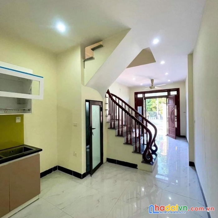 Bán nhà lô góc 45m2x3t độ chàng nội khu xóm triệu đô.
