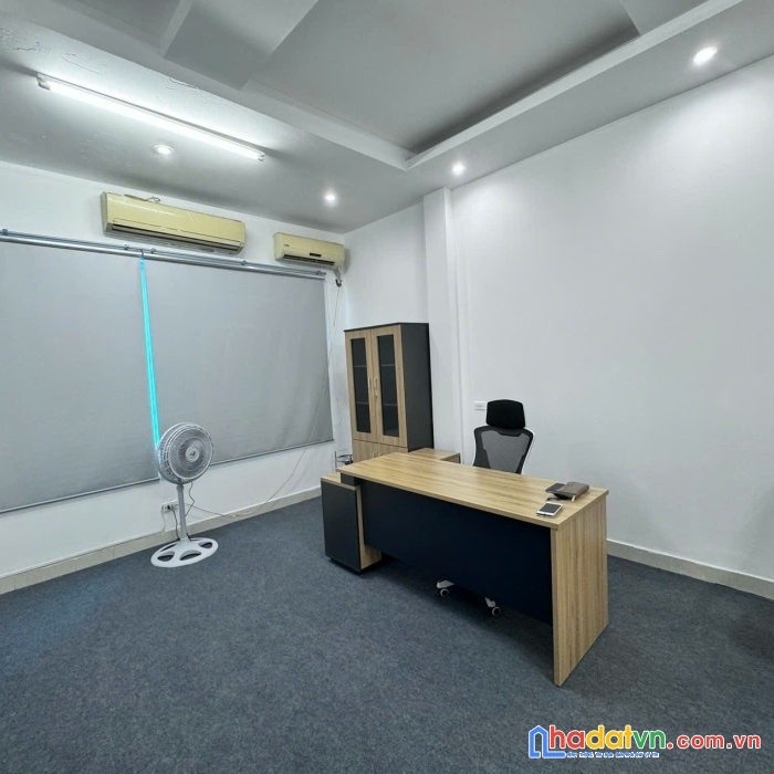 Cho thuê văn phòng full nội thất mặt phố trần vỹ