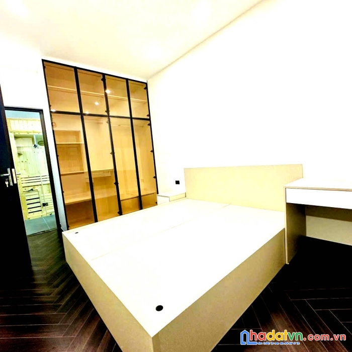 Bán nhà nghi tàm tây hồ  45m2 5 tầng  8.9 tỷ