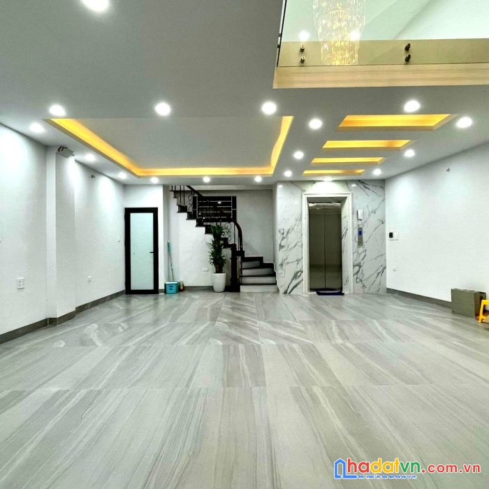 Bán nhanh nhà hoàng văn thụ hoàng mai 71m2 7 tầng 24.5 tỷ