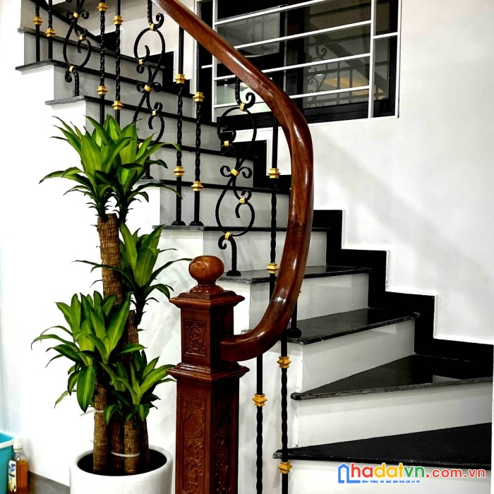 Bán nhanh nhà hoàng văn thụ hoàng mai 71m2 7 tầng 24.5 tỷ