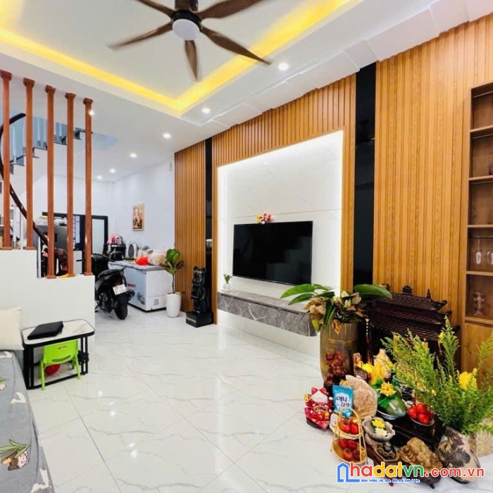 Nhà quan nhân - thanh xuân 41m2 x 5 tầng - ngõ thông, gần ô tô, giá 9.5 tỷ