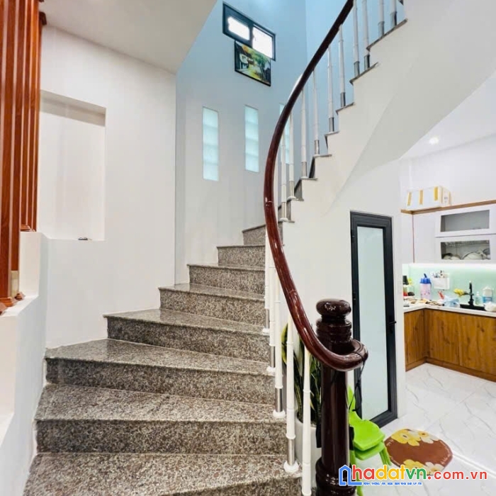 Nhà quan nhân - thanh xuân 41m2 x 5 tầng - ngõ thông, gần ô tô, giá 9.5 tỷ