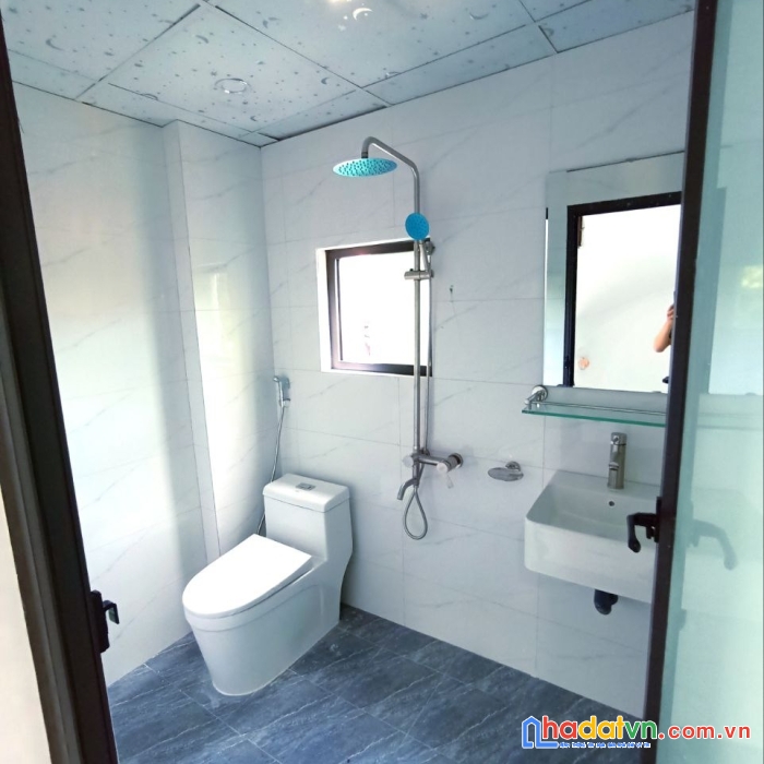 Bán nhà lô góc 30m2x4.5t, cách cầu đại thành 1km, oto đỗ