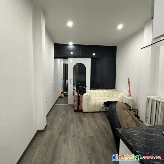 Bán nhà phố phương mai, đống đa 44m, 6 tầng. giá: 8.95 tỷ