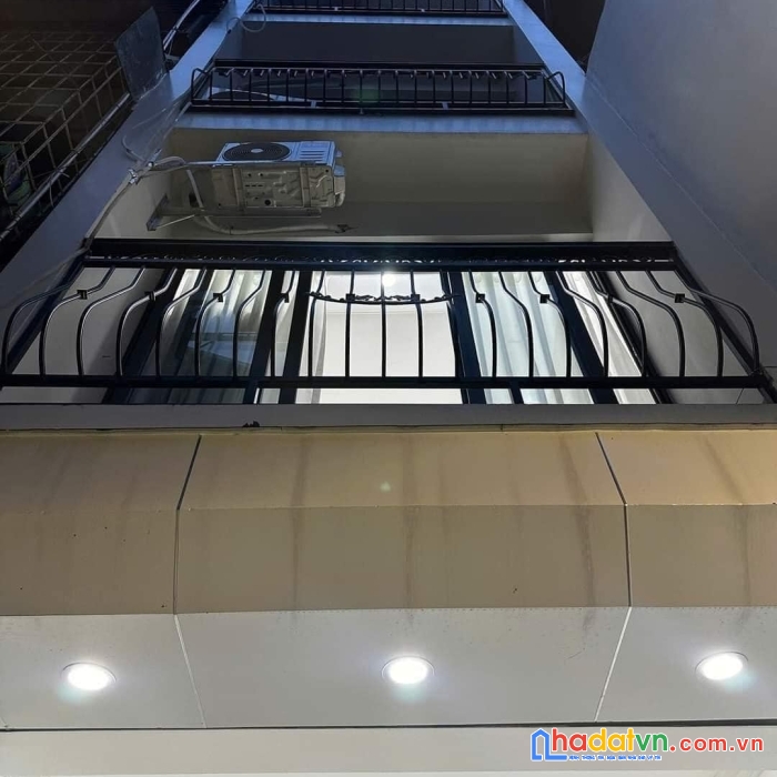 Bán nhà phố phương mai, đống đa 44m, 6 tầng. giá: 8.95 tỷ
