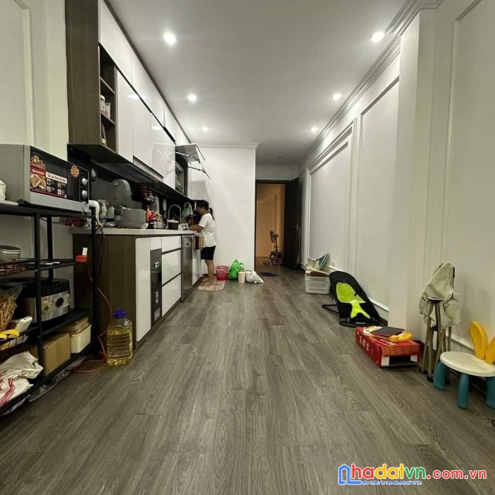 Bán nhà phố phương mai, đống đa 44m, 6 tầng. giá: 8.95 tỷ