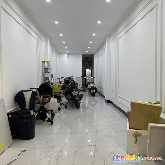 Bán nhà phố phương mai, đống đa 44m, 6 tầng. giá: 8.95 tỷ