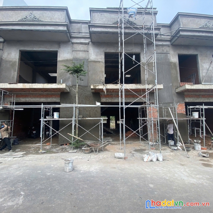 Nhà 1 trệt 1 lầu mới xây khu dân cư chợ tân hiệp