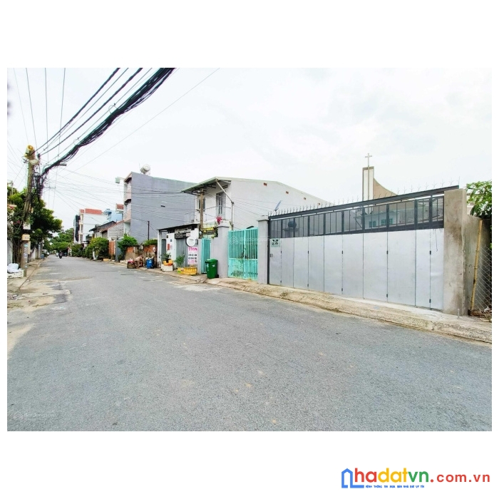 Bán nền đất đường 43 lê văn thịnh (cạnh bệnh viện lê văn thịnh). dt: 8 x 25.giá: 21,5 tỷ