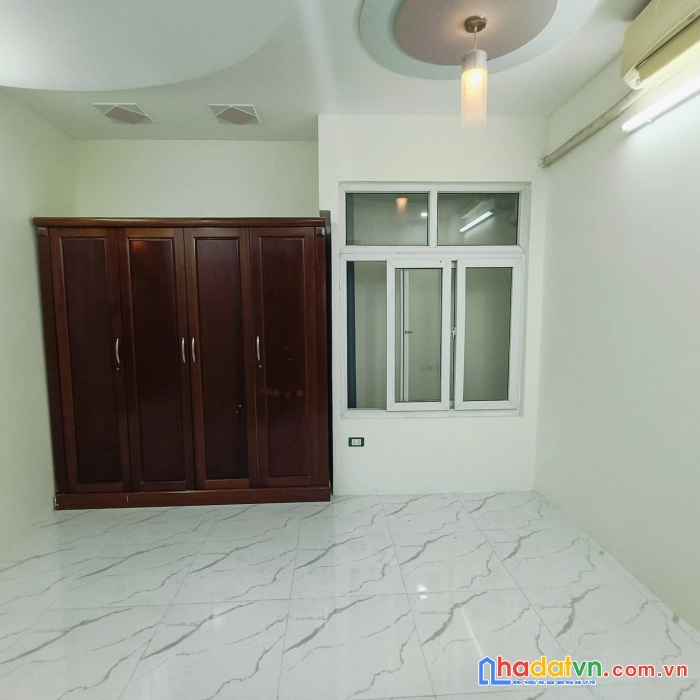 Bán nhà phố yên lạc, hai bà trưng 38m, 4 tầng. giá: 8.25 tỷ