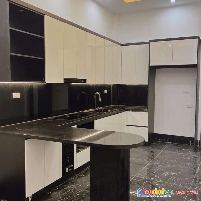 Bán nhà ngõ quỳnh, hai bà trưng 55m, 5 tầng. giá: 8.8 tỷ