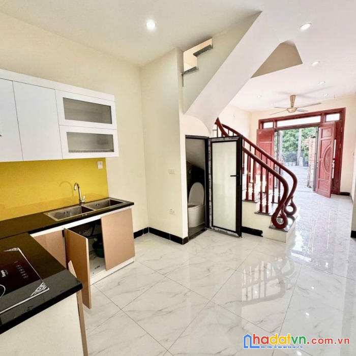 Bán căn 32m2x4t, đồng nhân- đông la full nội thất, 5 phút ra penika