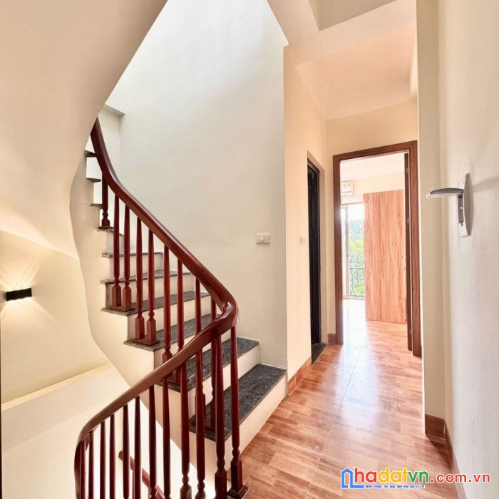 Bán căn 32m2x4t, đồng nhân- đông la full nội thất, 5 phút ra penika