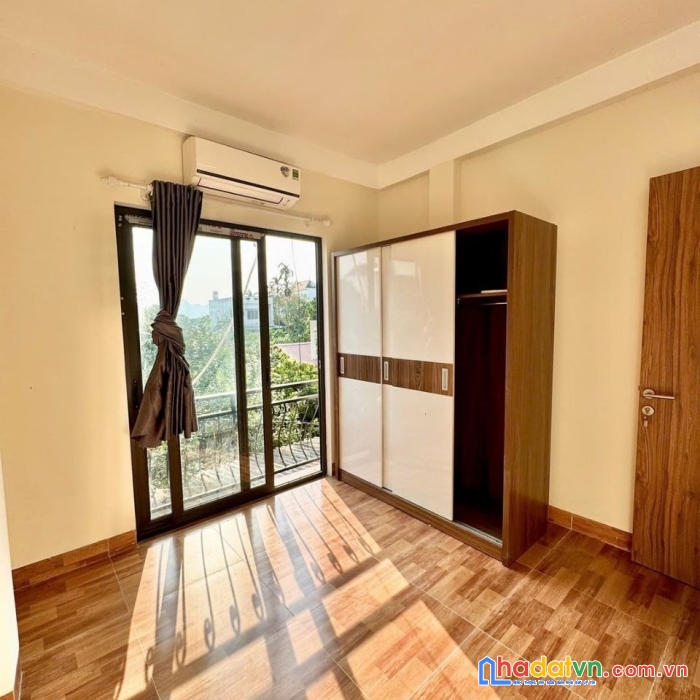 Bán căn 32m2x4t, đồng nhân- đông la full nội thất, 5 phút ra penika