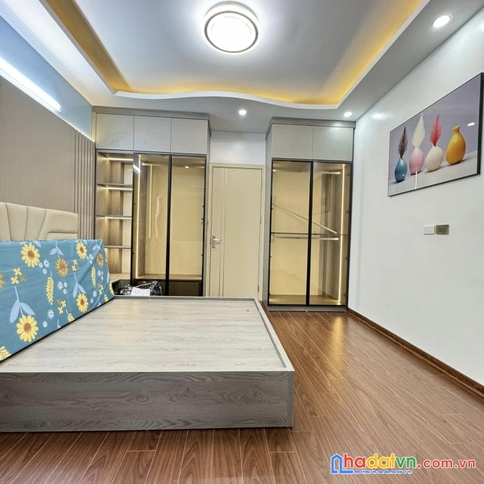 Bán nhà phố trương định, hai bà trưng 35m, 5 tầng. giá: 6.6 tỷ