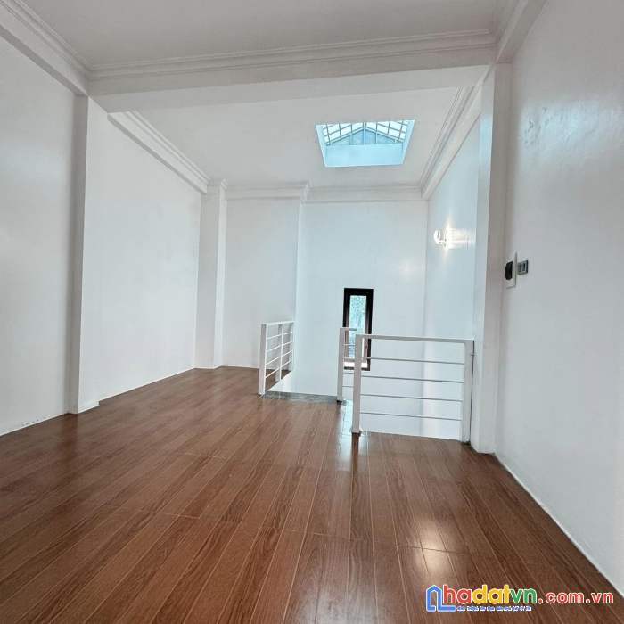 Bán nhà phố trương định, hai bà trưng 35m, 5 tầng. giá: 6.6 tỷ