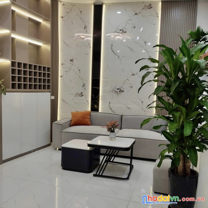 Bán nhà phố minh khai, hai bà trưng 32m, 5 tầng. giá: 7.88 tỷ