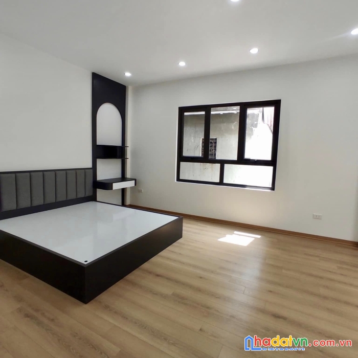 Bán nhà phố minh khai, hai bà trưng 32m, 5 tầng. giá: 7.88 tỷ