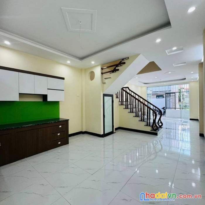 Căn lô góc 42m2x3t, đại tảo, 10m ra trục chính, gần trường, chơ, ubnd