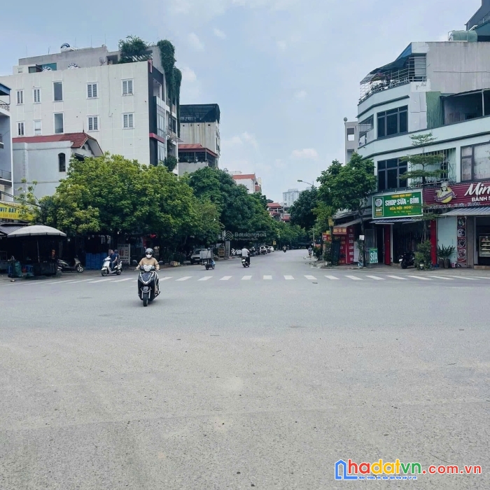 Bán đất mặt phố bà triệu. vị trí kd bất chấp 24/7, sầm uất nhất khu
