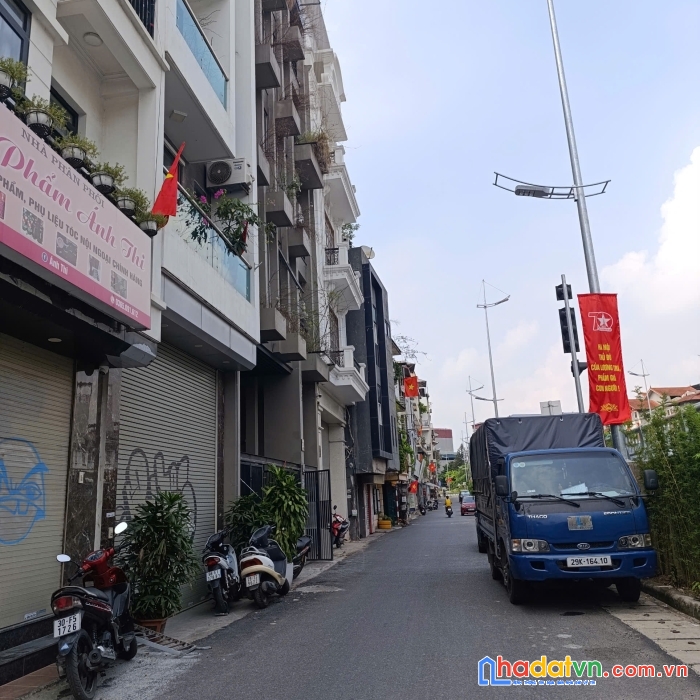 Đầu tư -tây hồ- ô tô- kinh doanh- 86m sổ đỏ- mặt tiền 4.8m- 11.8 tỷ 