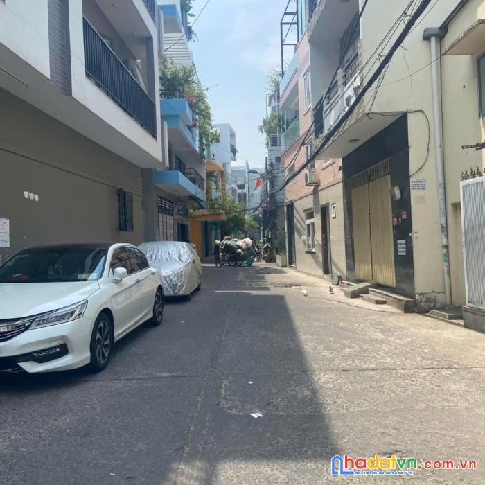 Bán nhà 3 tầng 104m2 đường võ văn ngân, phường linh chiểu, thủ đức.