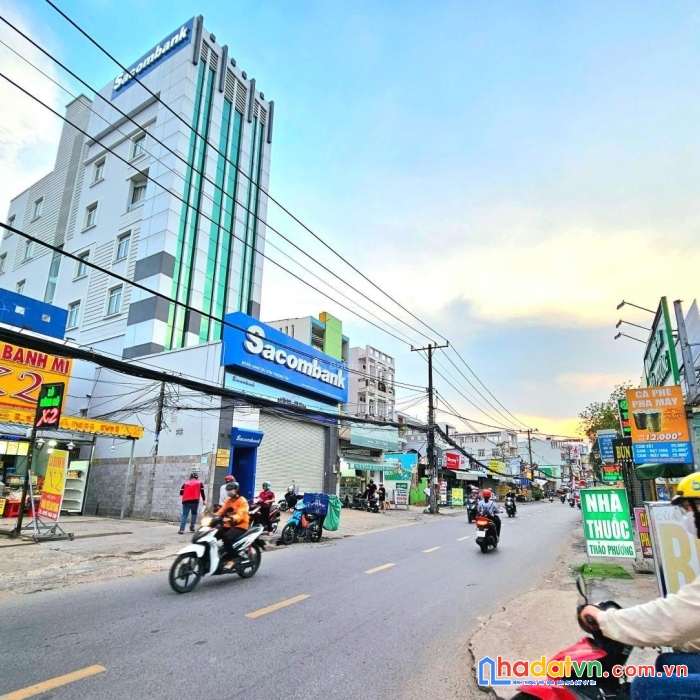 Bán nhà 2 mặt tiền đường nguyễn thị định- quận 2. dt: 4.5/ 6.5 x 25. giá: 25 tỷ