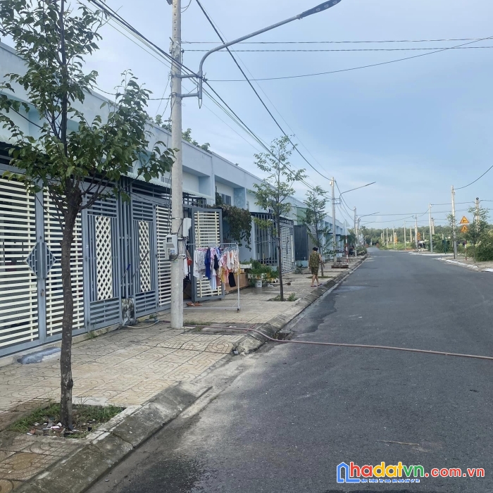 Bán nhà nguyên căn đưa trước 420tr nhận nhà vào ở cạnh kcn sikiko và minh hưng 3