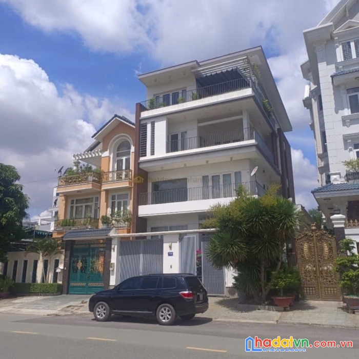 1. địa chỉ : 204b35 nguyễn văn hưởng thảo điền quận 2
