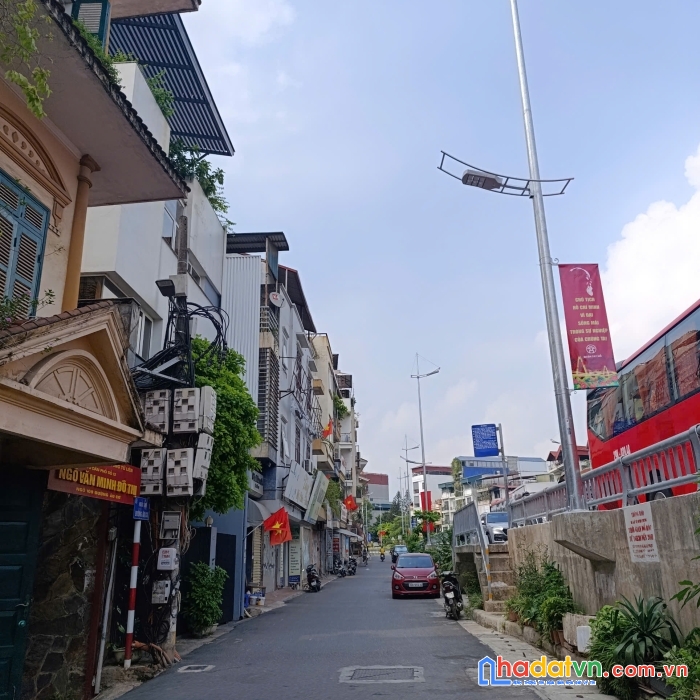 Hiếm- phố tứ liên-ô tô đỗ cổng- 50m sổ đỏ- mặt tiền 4m – 5.5 tỷ