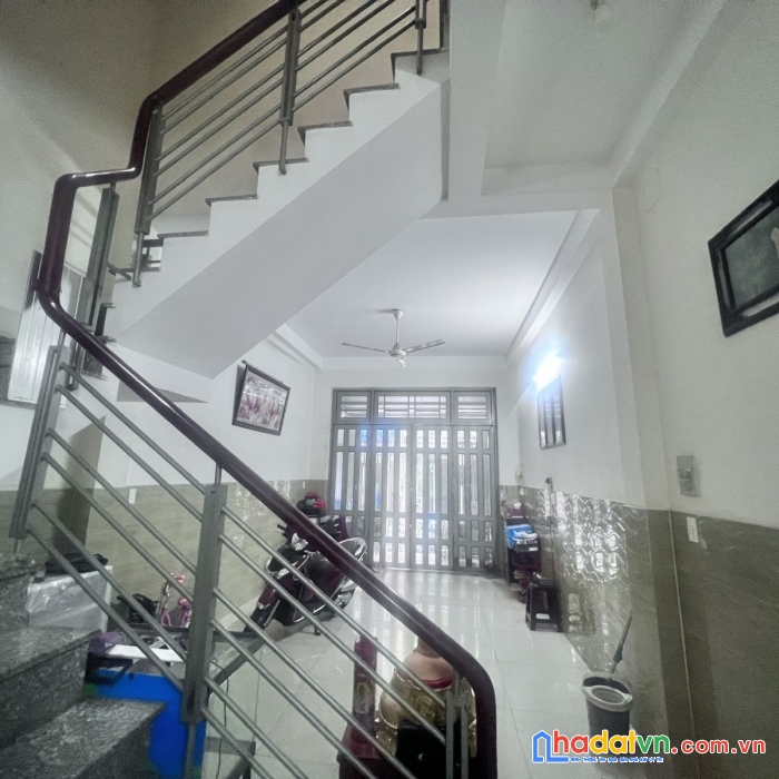 Hoại ngọc hầu tân phú, dt;85m2 4,5x20, 3 tầng, giá 7,8 tỷ ctl
