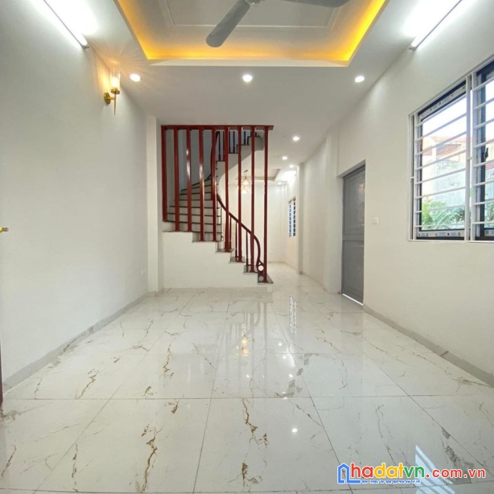 Căn lô góc 47m2x3t, gần chợ đông la, 5 phút penika tố hữu